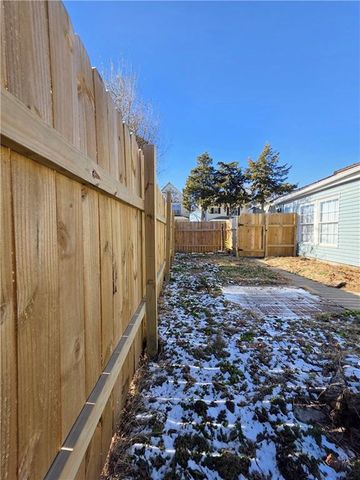 1202 Sacramento Street, St Joseph, MO 64503