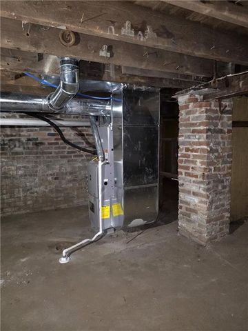 1202 Sacramento Street, St Joseph, MO 64503