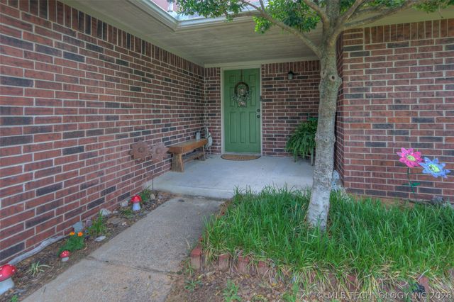 110 N 197th West Avenue, Sand Springs, OK 74063