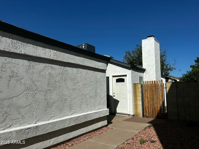 4020 W CHAMA Drive, Glendale, AZ 85310