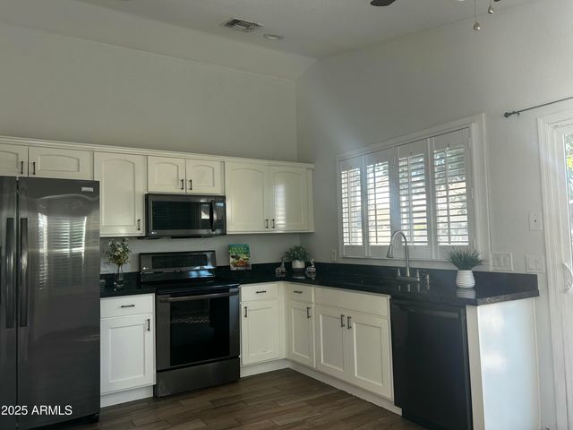 4020 W CHAMA Drive, Glendale, AZ 85310