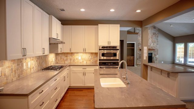 9 Huntsmans Horn Circle, The Woodlands, TX 77380