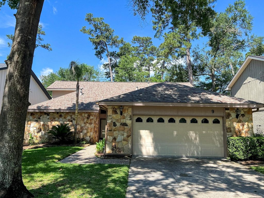 9 Huntsmans Horn Circle, The Woodlands, TX 77380