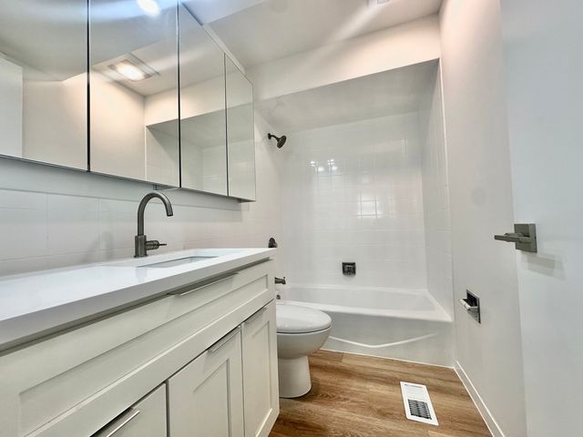 7854 W Cahill Terrace 1, Chicago, IL 60634