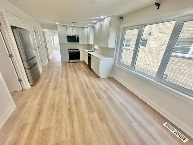7854 W Cahill Terrace 1, Chicago, IL 60634
