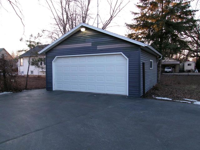 226 N BROOKE STREET, Fond Du Lac, WI 54935