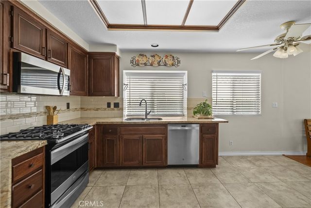 19346 Santa Maria, Newhall, CA 91321