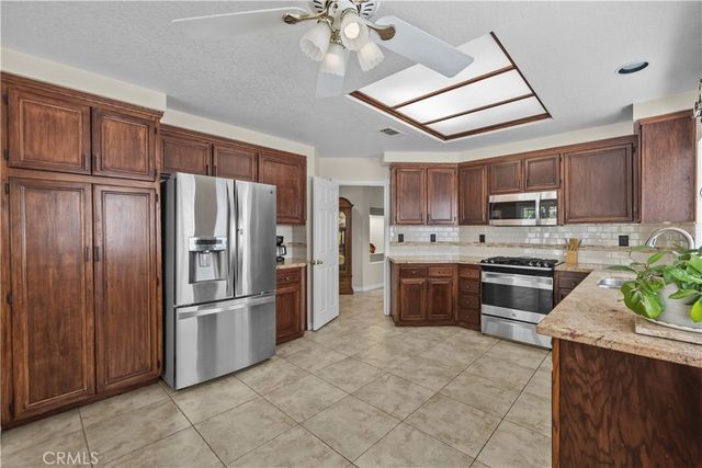 19346 Santa Maria, Newhall, CA 91321