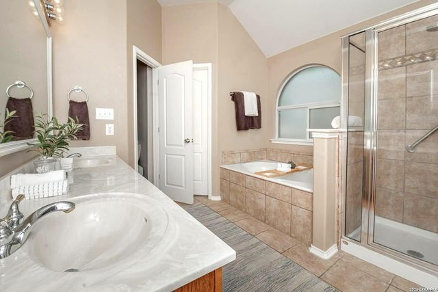 1739 Oakmont Cir, New Braunfels, TX 78132