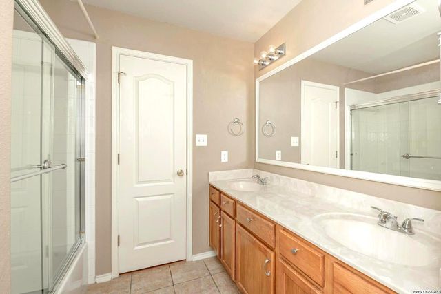 1739 Oakmont Cir, New Braunfels, TX 78132