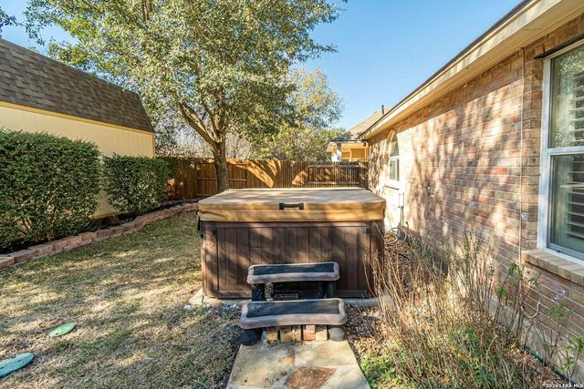 1739 Oakmont Cir, New Braunfels, TX 78132