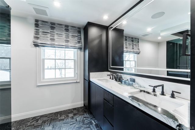 194 Whitehall Boulevard, Garden City, NY 11530