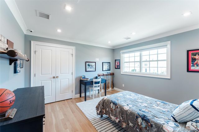 194 Whitehall Boulevard, Garden City, NY 11530