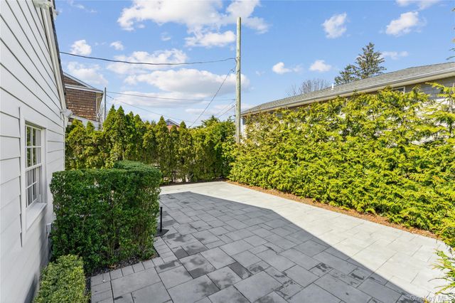 194 Whitehall Boulevard, Garden City, NY 11530
