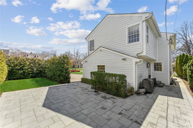 194 Whitehall Boulevard, Garden City, NY 11530