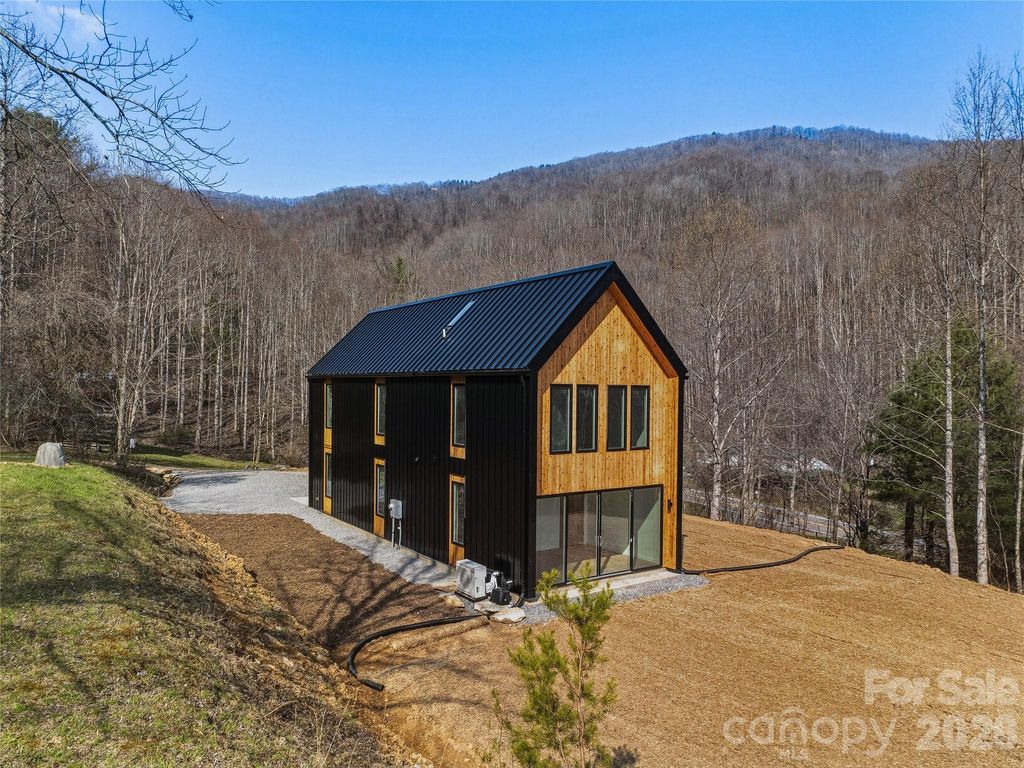 710 Kendal Drive, Leicester, NC 28748