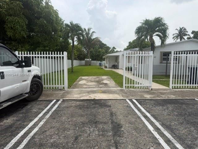260 Northwest Dr 260, Miami, FL 33126