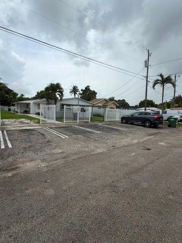 260 Northwest Dr 260, Miami, FL 33126