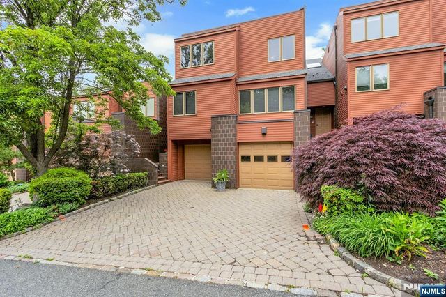 51 Hidden Ledge Road, Englewood, NJ 07631