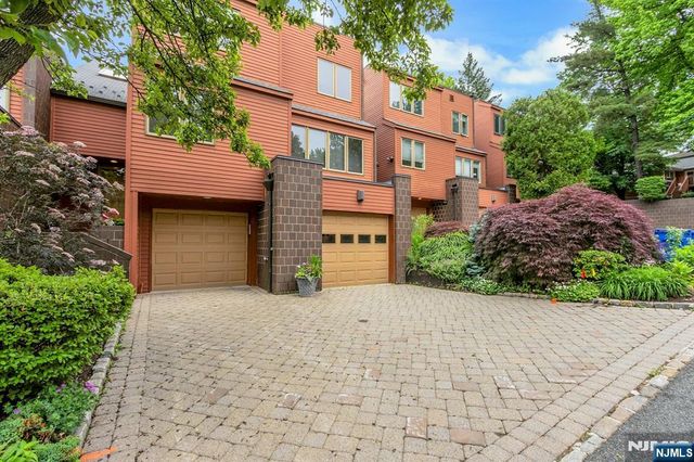 51 Hidden Ledge Road, Englewood, NJ 07631