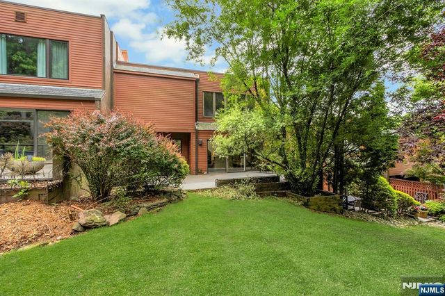51 Hidden Ledge Road, Englewood, NJ 07631