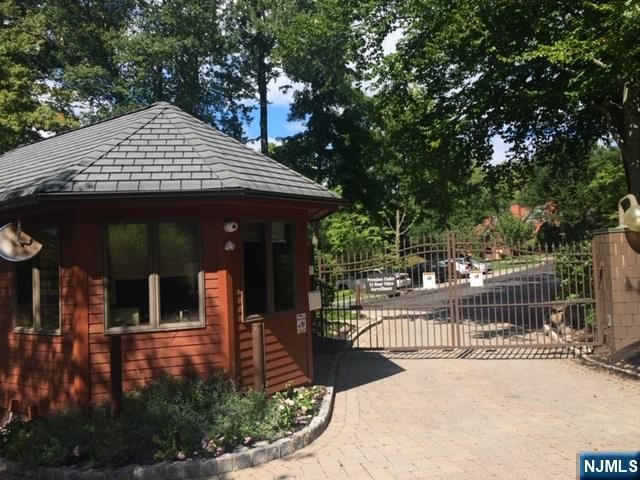 51 Hidden Ledge Road, Englewood, NJ 07631