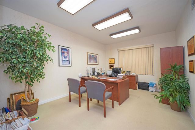 2138 Hollywood Blvd, Hollywood, FL 33020