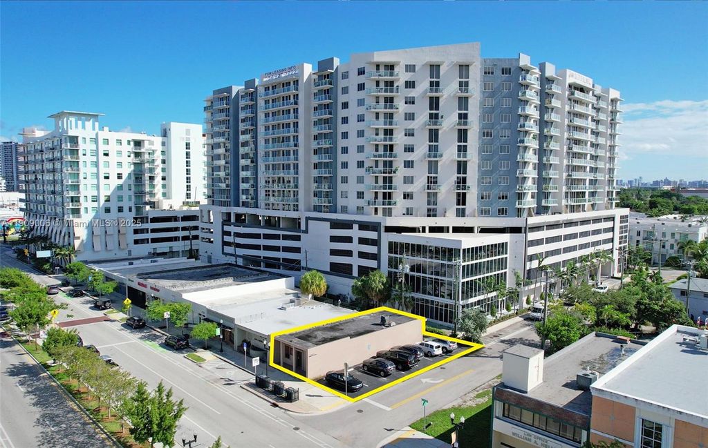 2138 Hollywood Blvd, Hollywood, FL 33020