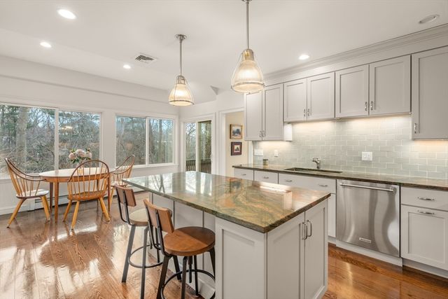 333 Goddard Ave 333, Brookline, MA 02445