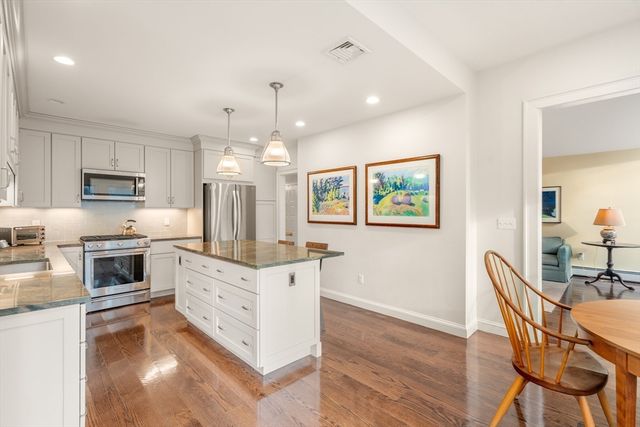 333 Goddard Ave 333, Brookline, MA 02445