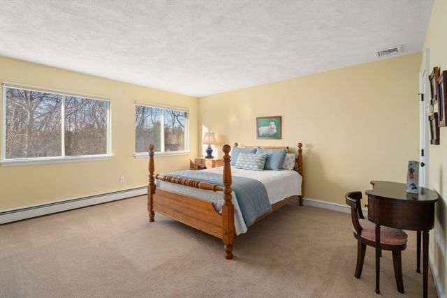 333 Goddard Ave 333, Brookline, MA 02445