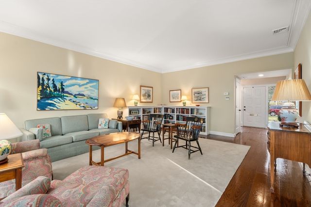 333 Goddard Ave 333, Brookline, MA 02445