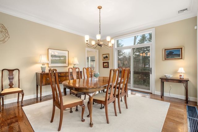 333 Goddard Ave 333, Brookline, MA 02445