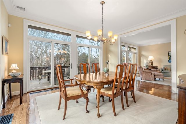 333 Goddard Ave 333, Brookline, MA 02445