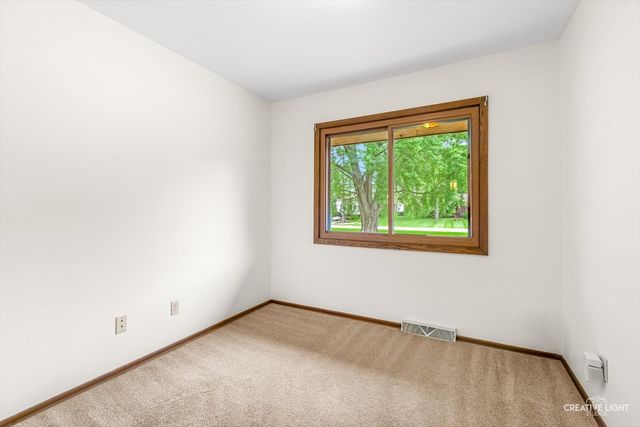 1483 Nova Road, Lake Holiday, IL 60548