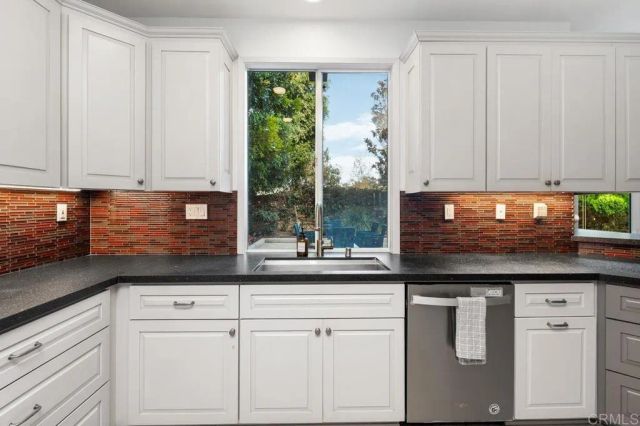 2190 Corte Acebo, Carlsbad, CA 92009