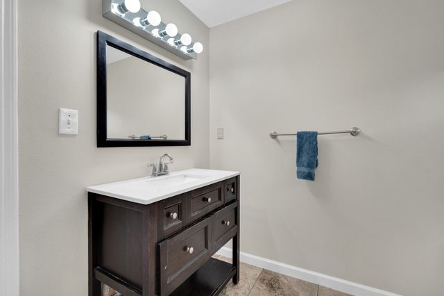 205 W Latimer Street, Ennis, TX 75119