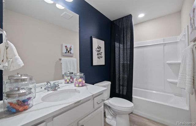 372 N Sydney Court, Plymouth, MI 48170