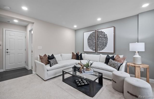 372 N Sydney Court, Plymouth, MI 48170