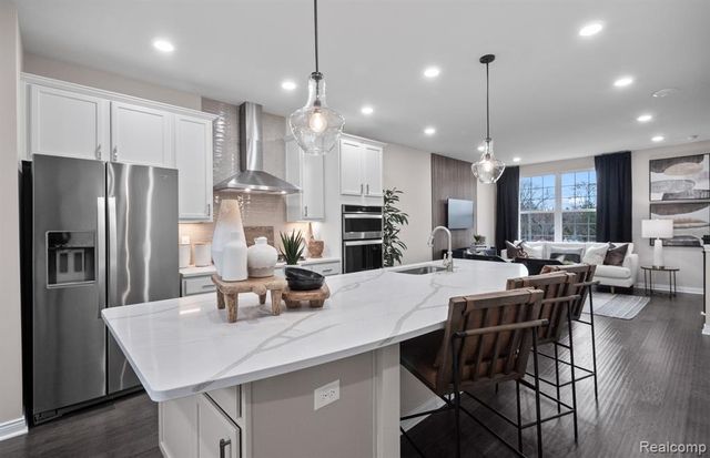 372 N Sydney Court, Plymouth, MI 48170