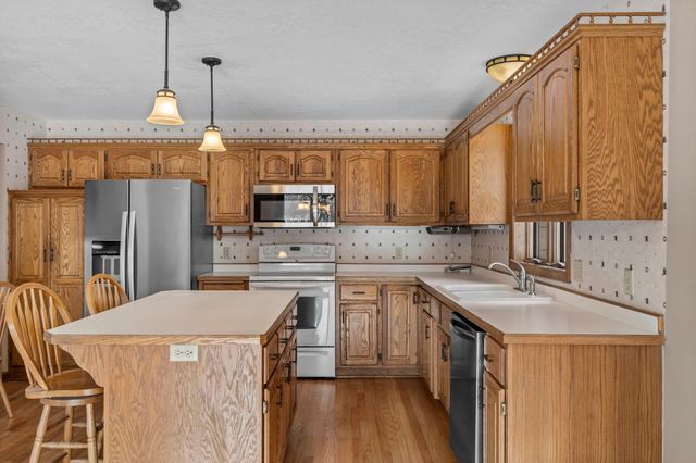 2730 Evergreen Circle, White Bear Lake, MN 55110