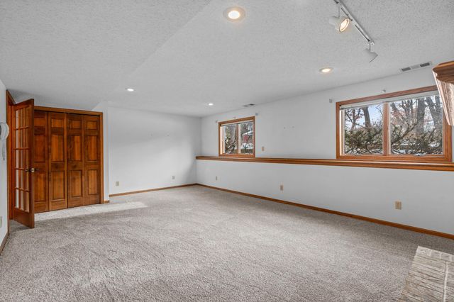 2730 Evergreen Circle, White Bear Lake, MN 55110