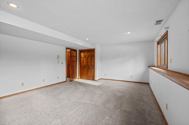 2730 Evergreen Circle, White Bear Lake, MN 55110