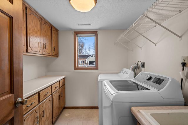 2730 Evergreen Circle, White Bear Lake, MN 55110