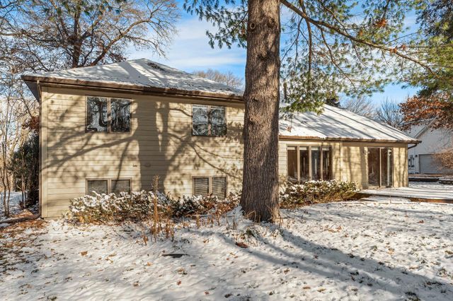 2730 Evergreen Circle, White Bear Lake, MN 55110