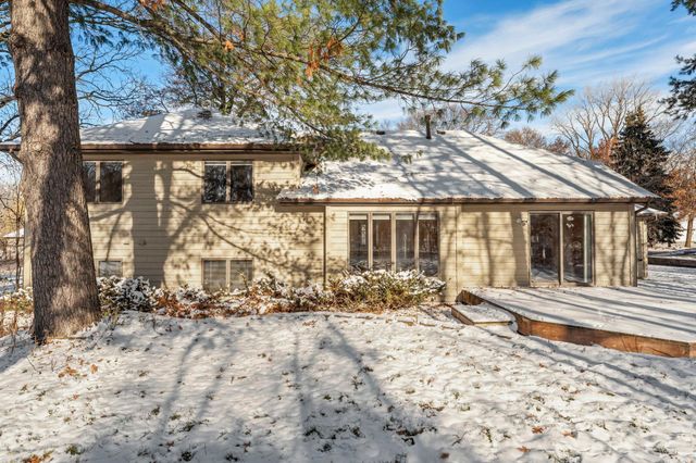 2730 Evergreen Circle, White Bear Lake, MN 55110