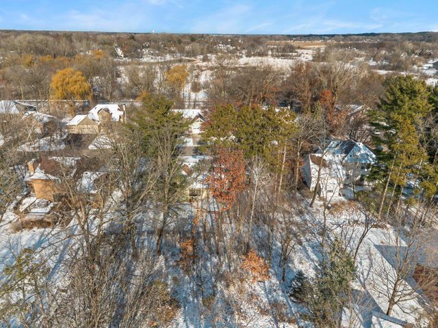 2730 Evergreen Circle, White Bear Lake, MN 55110