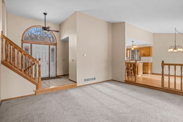 2730 Evergreen Circle, White Bear Lake, MN 55110