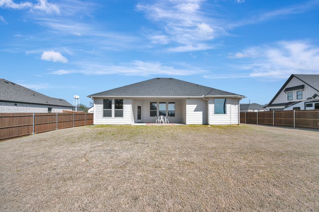 2202 Briarwood Drive, Bridgeport, TX 76426