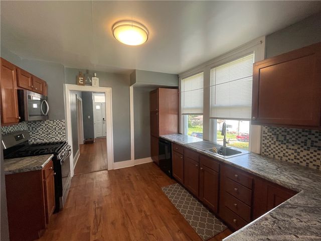 819 Kerr St, Ambridge, PA 15003